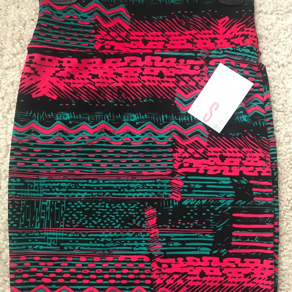 Small Lularoe cassie skirt